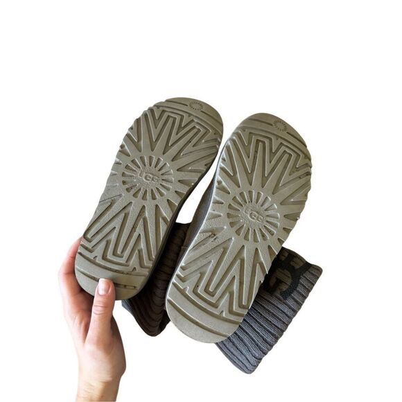 UGG Classic Knit Boots size 8 Gray Charcoal - Picture 9 of 11